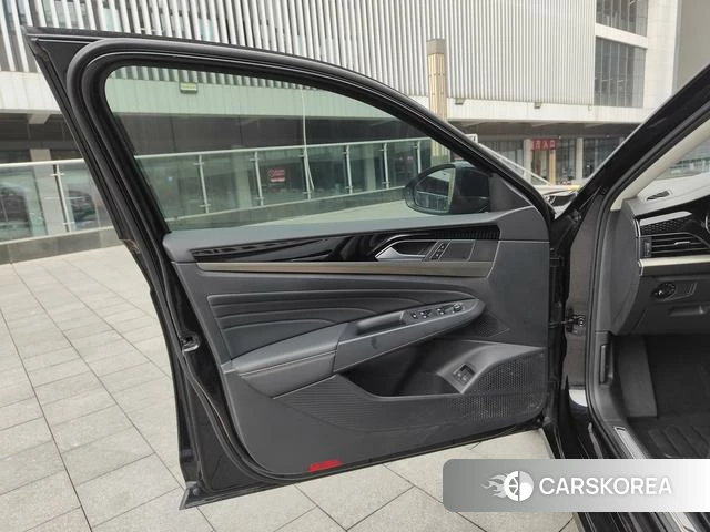 Volkswagen Passat PHEV id 4260222 из Китая 11