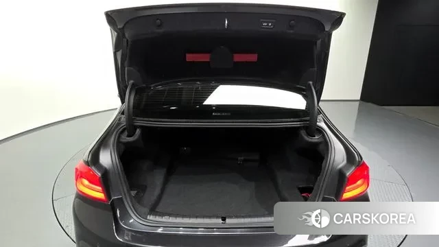 BMW 5 Series (G30) id 2981190 из Кореи 11