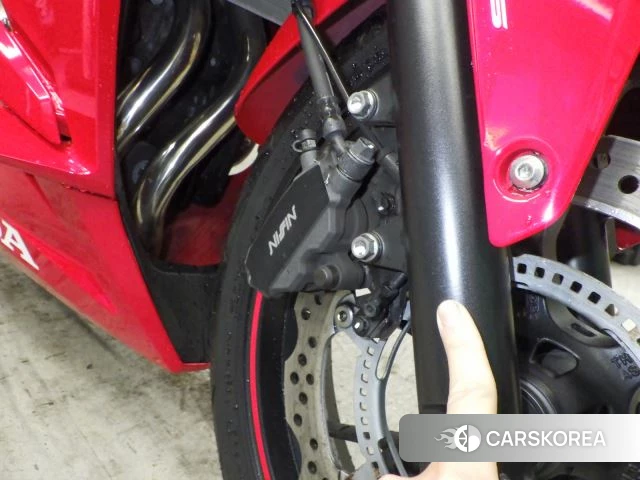 Проданный Honda CBR400R id 4184291 из Японии, фото 11