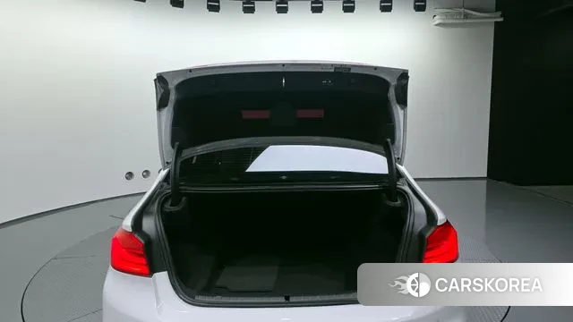 BMW 5 Series (G30) id 3013925 из Кореи 11