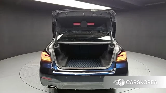 BMW 5 Series (G30) id 3037043 из Кореи 11