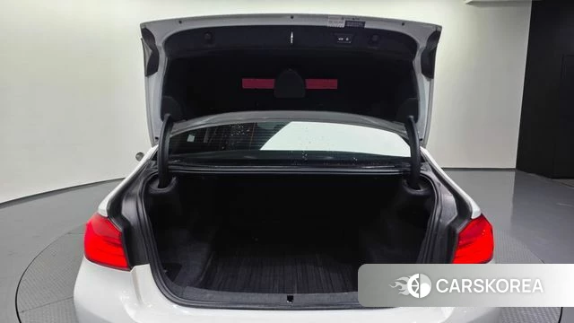 BMW 5 Series (G30) id 4615253 из Кореи 11