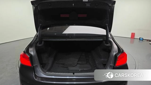 BMW 5 Series (G30) id 3808281 из Кореи 11