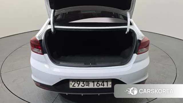 Hyundai The New Avante AD id 3563160 из Кореи 11