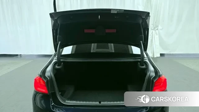 BMW 5 Series (G30) id 3449715 из Кореи 11