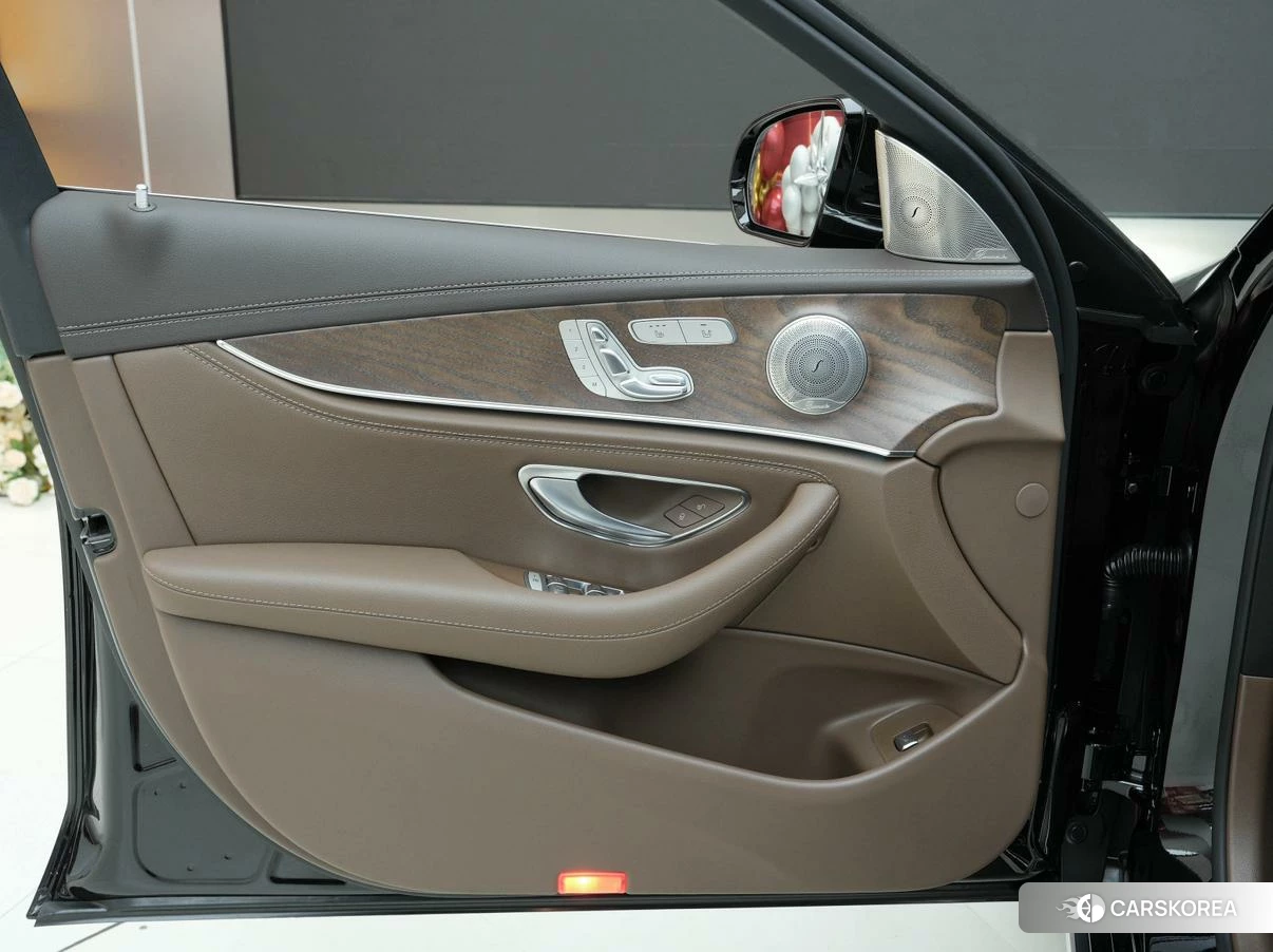 Mercedes-Benz E-class id 4486401 из Китая 11