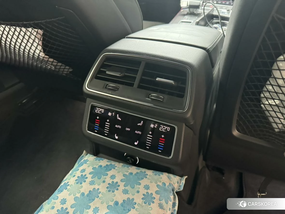 Audi A6L id 4452801 из Китая 11