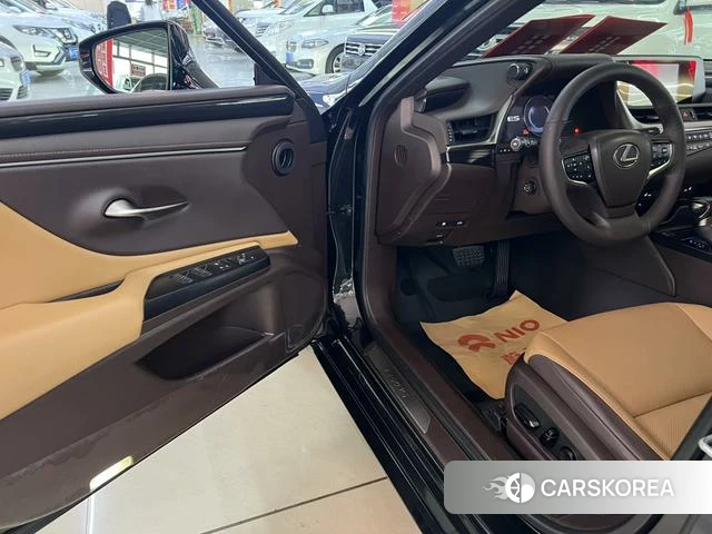 Lexus ES id 4277218 из Китая 11
