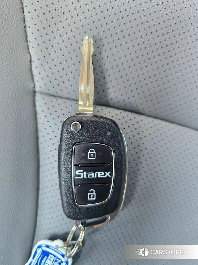 Hyundai The New Grand Starex id 4285590 из Кореи 11