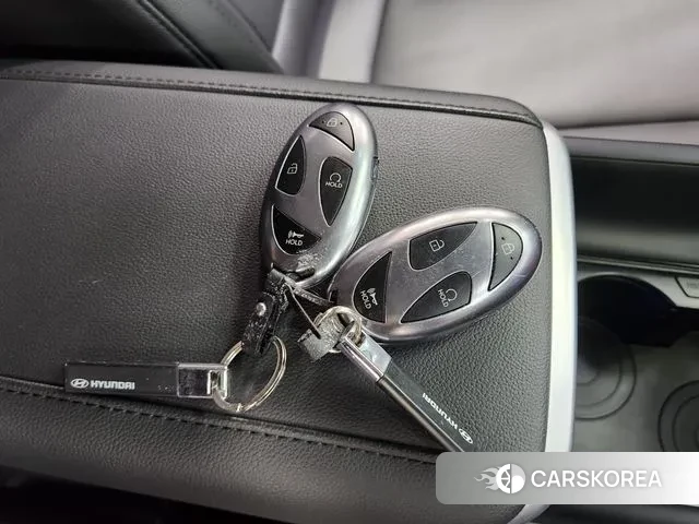 Hyundai Grandeur (GN7) id 3365331 из Кореи 11