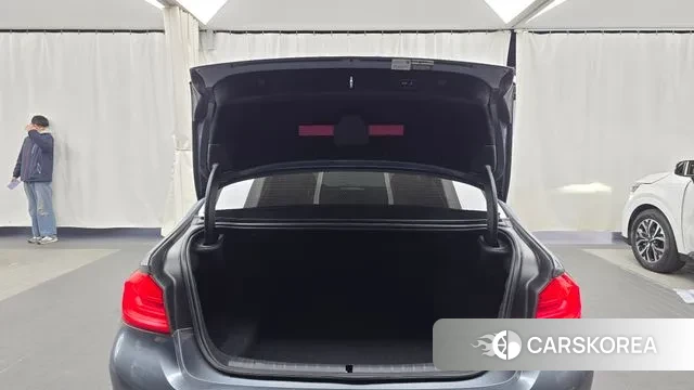 BMW 5 Series (G30) id 3444406 из Кореи 11