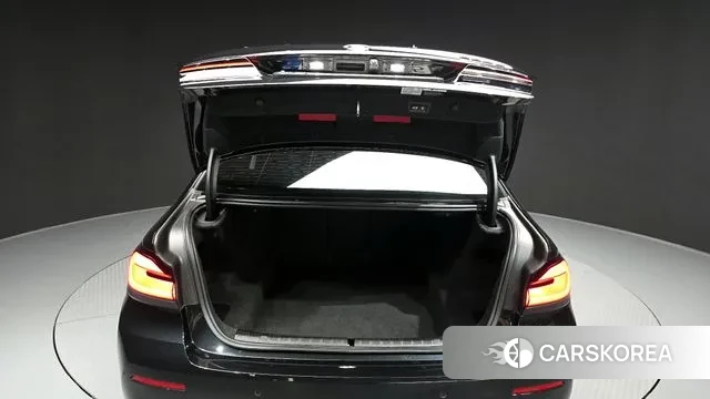 BMW 5 Series (G30) id 3316880 из Кореи 11