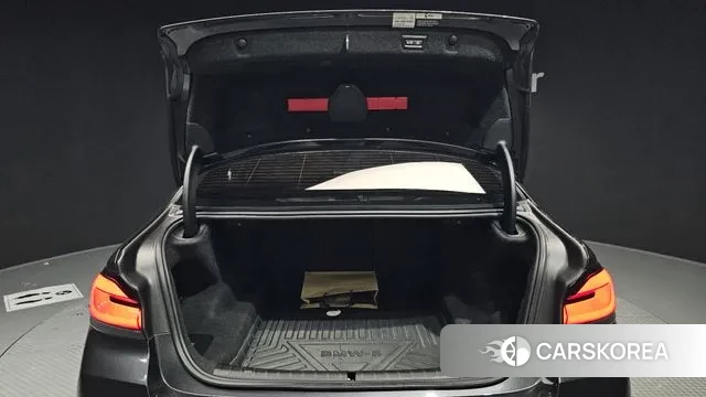 BMW 5 Series (G30) id 3566052 из Кореи 11