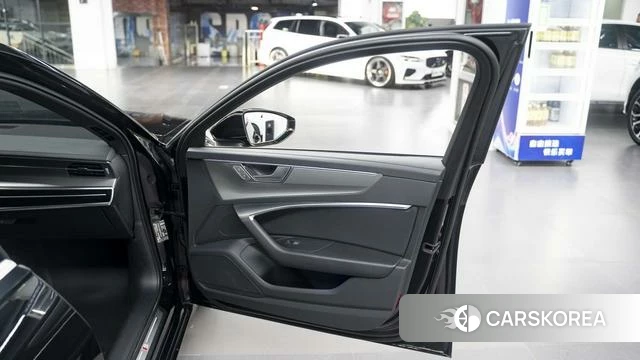 Audi A6L id 3896288 из Китая 11