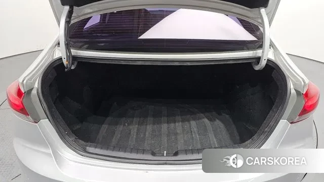 Hyundai Avante AD id 3773342 из Кореи 11