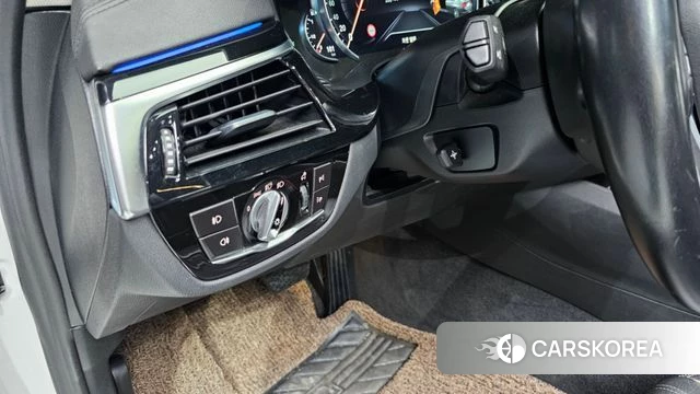 BMW 5 Series (G30) id 4197047 из Кореи 11