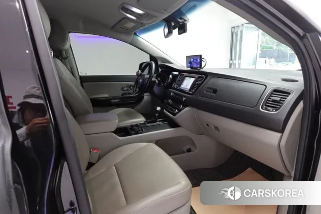 Kia All New Carnival id 3112951 из Кореи 11