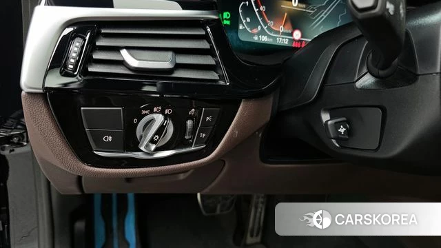 BMW 5 Series (G30) id 4360723 из Кореи 11