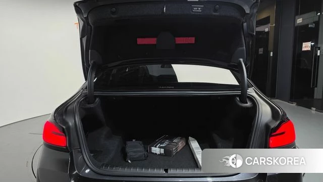 BMW 5 Series (G30) id 3883974 из Кореи 11