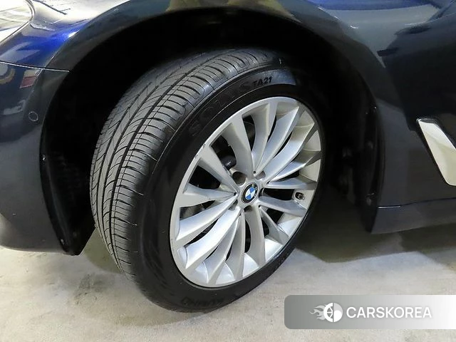 BMW 5 Series (G30) id 4310413 из Кореи 11