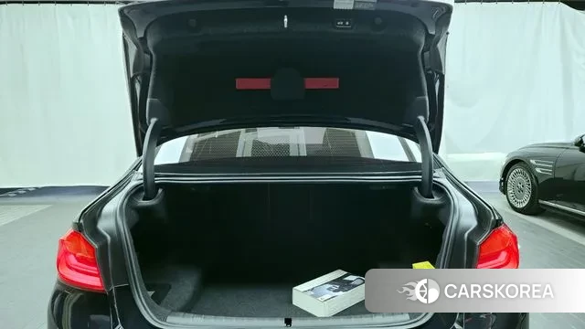 BMW 5 Series (G30) id 3396897 из Кореи 11