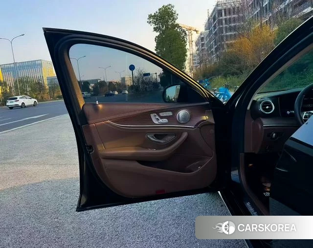 Mercedes-Benz E-class id 4300353 из Китая 11