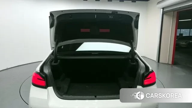 BMW 5 Series (G30) id 3192460 из Кореи 11