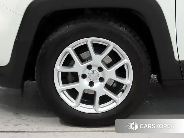 Jeep Renegade id 3161308 из Кореи 11