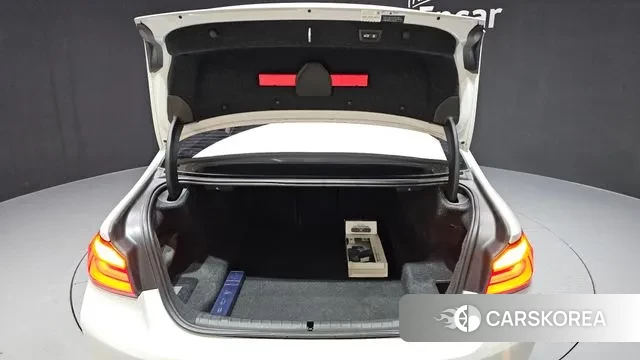 BMW 5 Series (G30) id 3602268 из Кореи 11