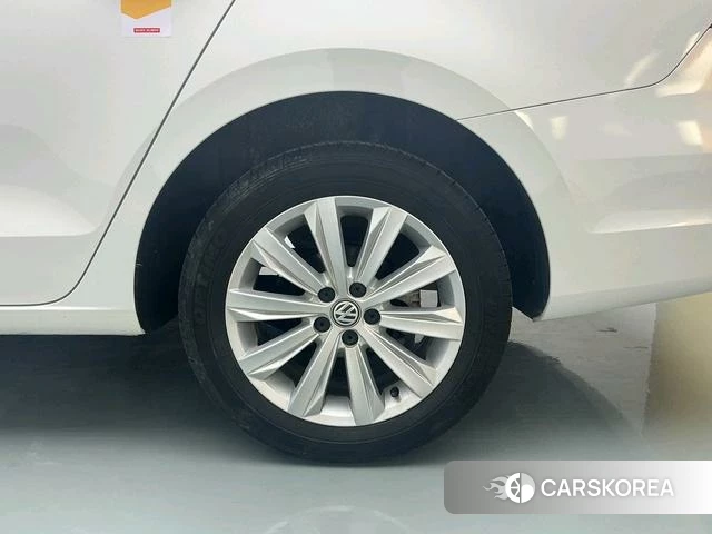 Volkswagen Bora id 4205834 из Китая 11