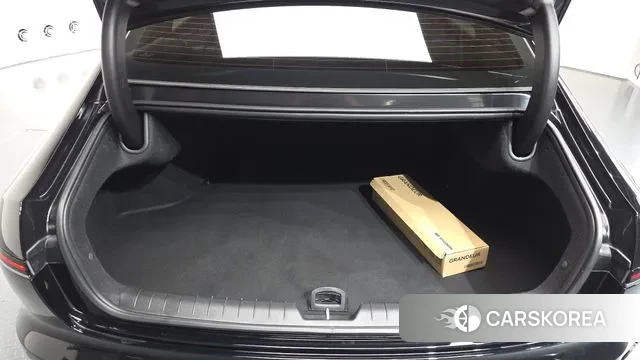 Hyundai Grandeur (GN7) id 3431470 из Кореи 11