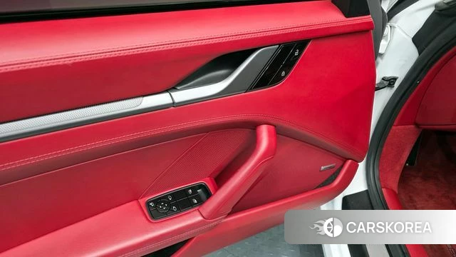 Porsche 911(992) id 4304171 из Кореи 11
