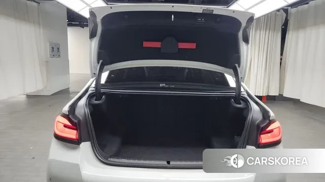 BMW 5 Series (G30) id 3059862 из Кореи 11