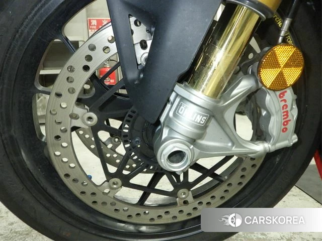 Проданный Ducati PANIGALE V4 S id 4247998 из Японии, фото 11