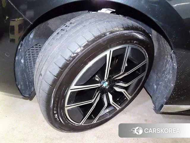 BMW 7 Series (G70) id 3036279 из Кореи 11