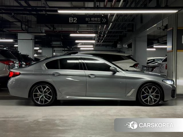 BMW 5 Series (G30) id 3982056 из Кореи 11