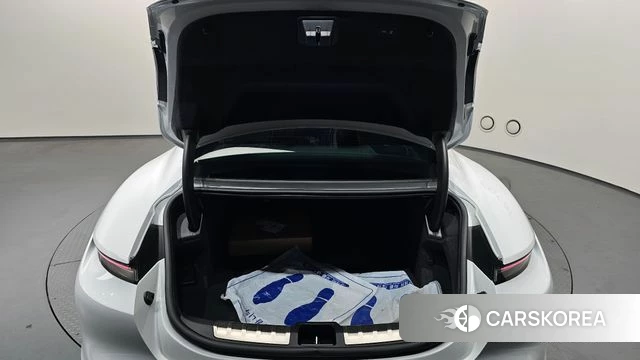 Porsche Taycan id 3860561 из Кореи 11