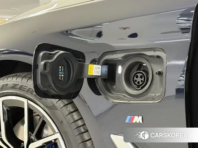 BMW 5 Series (G30) id 3566927 из Кореи 11