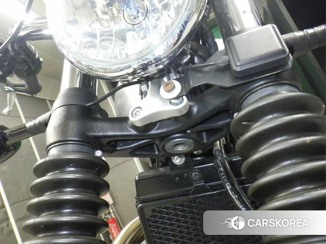 Triumph BONNEVILLE BOBBER id 3945650 из Японии 11