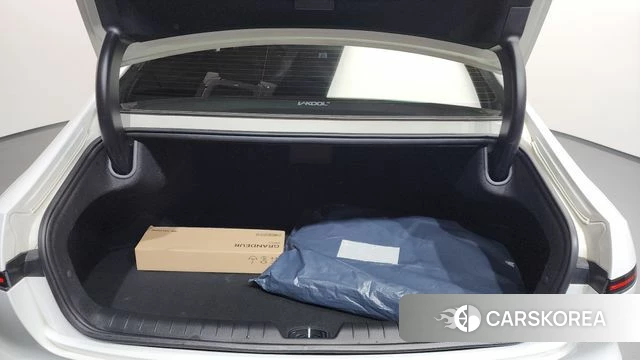 Hyundai Grandeur (GN7) id 3811745 из Кореи 11