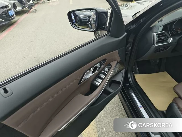 BMW 3 series id 4278381 из Китая 11