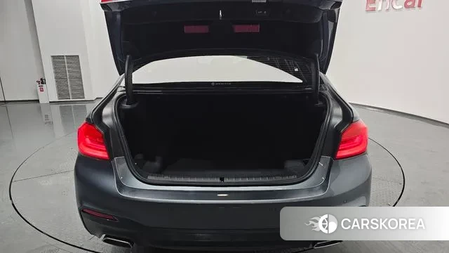 BMW 5 Series (G30) id 3602358 из Кореи 11