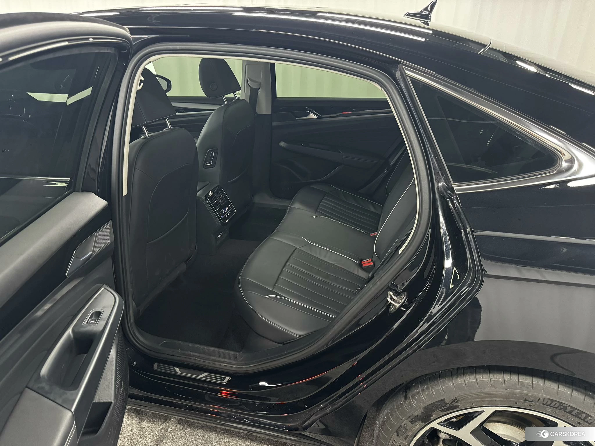 Volkswagen Passat id 4512519 из Китая 11