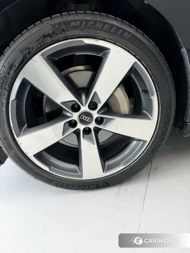 Audi A6L id 4241598 из Китая 11