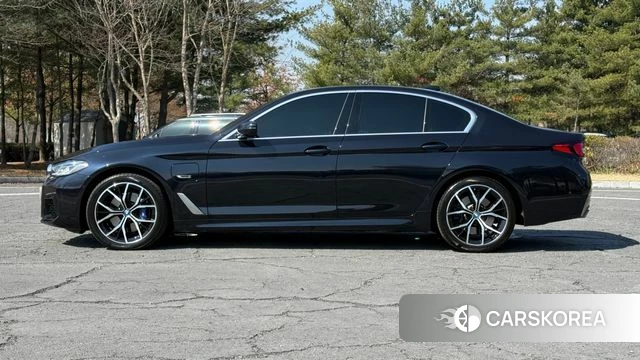 BMW 5 Series (G30) id 3832399 из Кореи 11