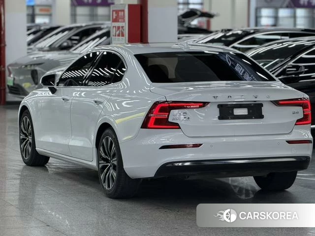 Volvo S60 id 4227309 из Китая 11