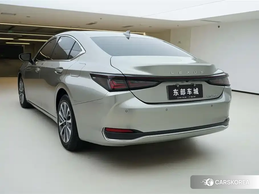 Lexus ES id 4576354 из Китая 11