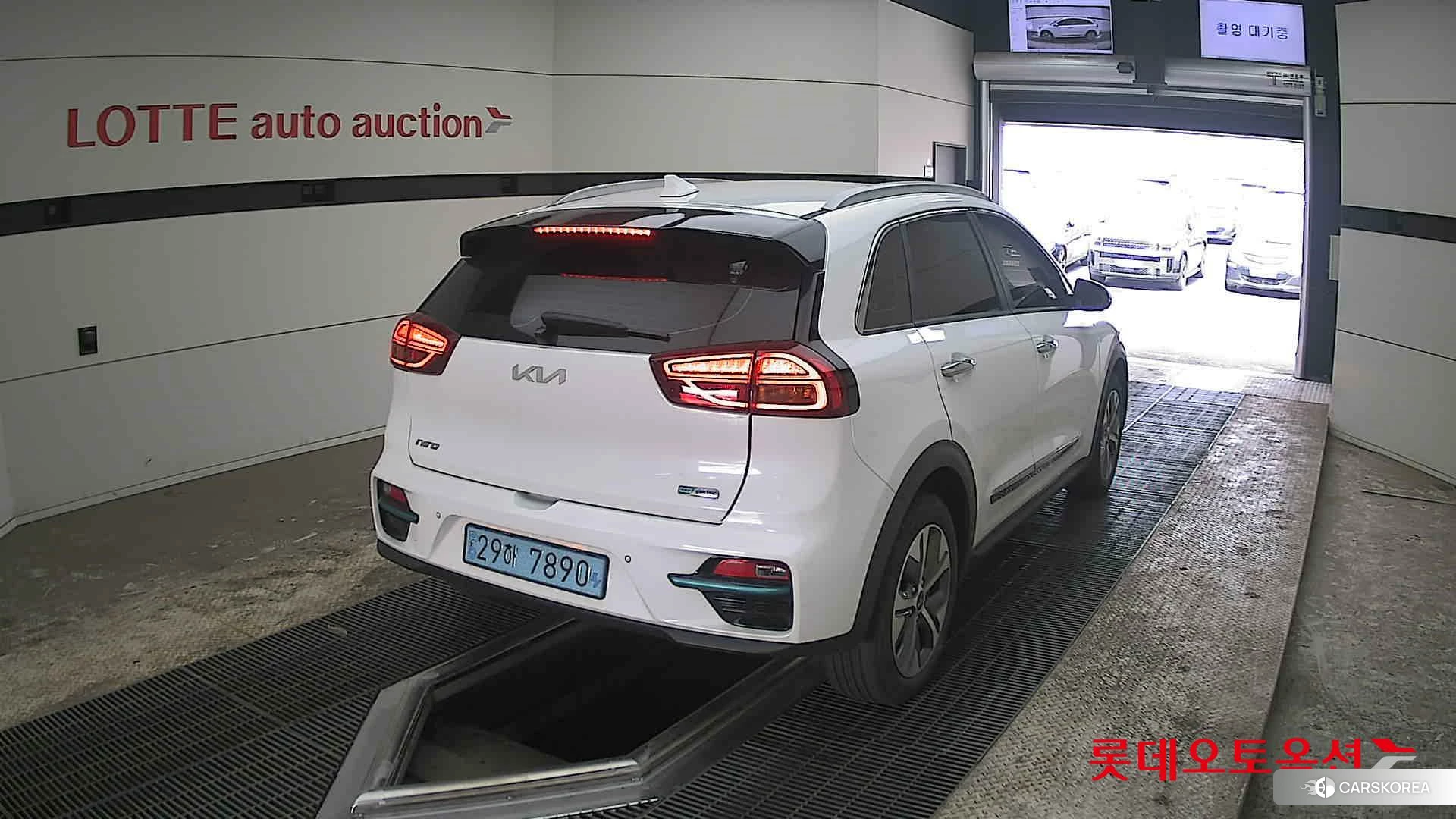 Kia Niro EV id 3888432 из Кореи 11