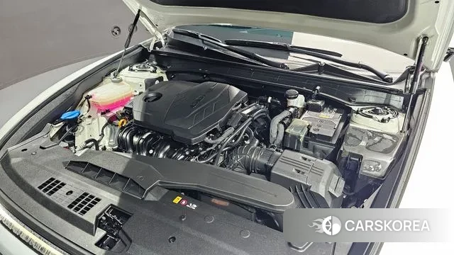 Hyundai Grandeur (GN7) id 2939413 из Кореи 11