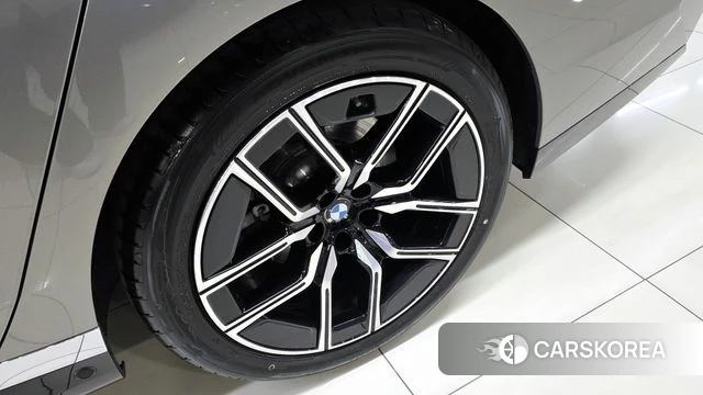 BMW 7 Series (G70) id 4254934 из Кореи 11